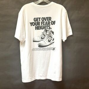 NIKE Air Sneakers Athletic Activewear Short Sleeve White Tee Shirt